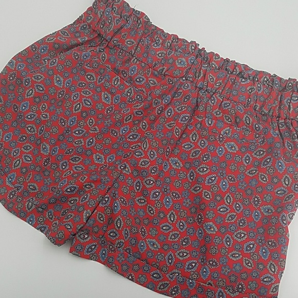 On Trend Soulmates Ditsy Paperbag Cuffed Shorts - Picture 3 of 3